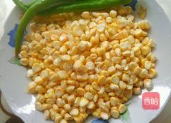 青椒玉米的做法图解1
