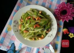 腰果炒芹菜的做法图解11
