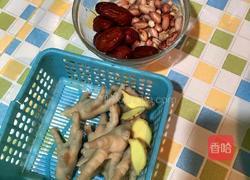 红枣花生煲鸡爪的做法图解2