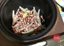 红枣花生煲鸡爪的做法图解3
