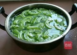 凉瓜炒肉的做法图解1