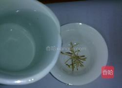 金银花茶的做法图解1