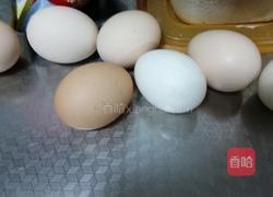 腌咸蛋黄的做法图解1