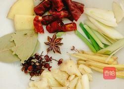 土豆扣肉的做法图解1