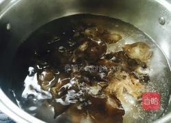 凉调洋葱木耳的做法图解2