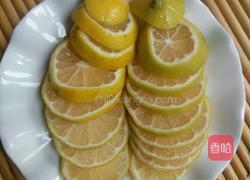 冰糖炖柠檬的做法图解2
