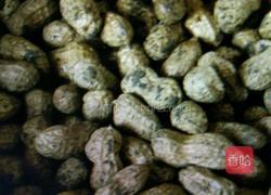 煮五香花生的做法图解1