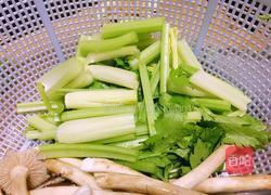 茶树菇干锅鸡的做法图解4