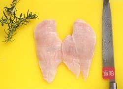 香煎迷迭香鸡胸肉的做法图解1