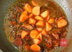 胡萝卜炖牛腩的做法图解11