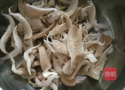 椒盐蘑菇的做法图解1