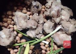 花生炖排骨的做法图解5