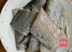 带鱼扒白菜的做法图解1