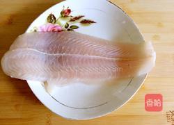 清蒸生鱼的做法图解1