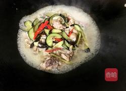 鸡腿肉烧茄子的做法图解8