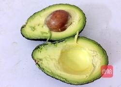 牛油果奶昔的做法图解2