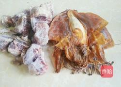 墨鱼猪肚排骨汤的做法图解1