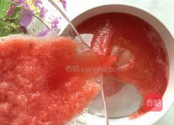 鲜榨西瓜汁的做法图解5