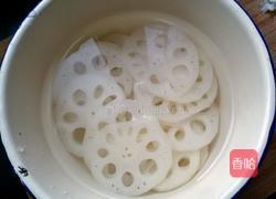 藕炒肉片的做法图解1