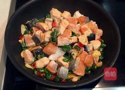 香炒三文鱼的做法图解5