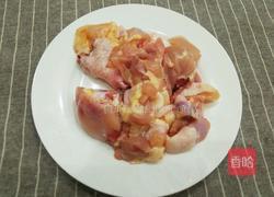 香菇炖鸡的做法图解1