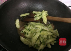 瘦肉炒青瓜的做法图解4