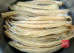 腐竹金针菜鱼汤的做法图解1