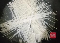 西红柿拌面的做法图解1