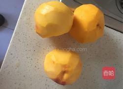 冰糖黄桃罐头的做法图解1