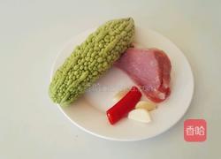 苦瓜肉片的做法图解1