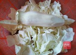 炒卷心菜的做法图解1