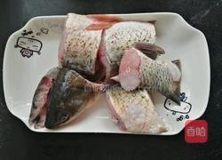 鹌鹑蛋烧鱼的做法图解1