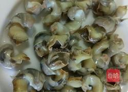 海螺炒韭菜的做法图解3