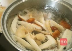猪肚菇三鲜汤的做法图解5