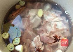 骨头炖酸菜的做法图解3