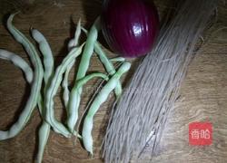 豆角炖粉条的做法图解1