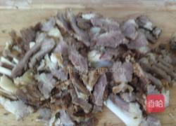 青椒炒鹵牛肉的做法圖解2