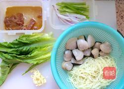 白贝炒面的做法图解1