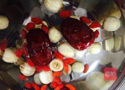 莲子红枣枸杞汤的做法图解3