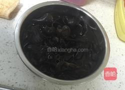 洋葱炒烧肉的做法图解2