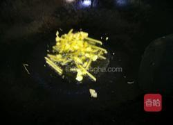 酸辣炒田螺的做法图解3