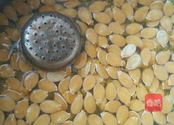 炒南瓜子的做法图解3