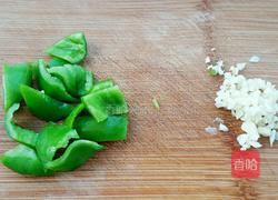 腊肠炒冬瓜的做法图解2