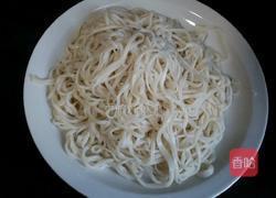 老干妈鸡蛋炒面的做法图解2