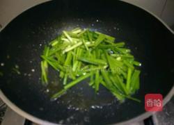 海螺炒韭菜的做法图解5