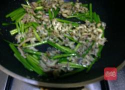 海螺炒韭菜的做法图解6
