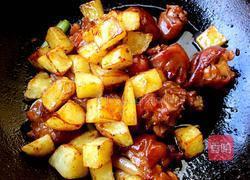 土豆烧猪蹄的做法图解11