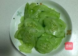 虾米炒黄瓜的做法图解2