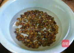 水煮田螺的做法图解1