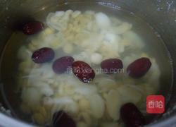 红枣莲子百合汤的做法图解6